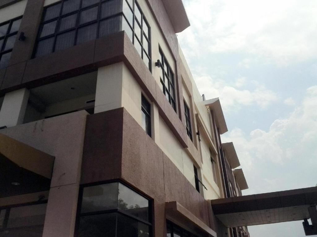โรงแรมอาเรียนา บาวัง ภายนอก รูปภาพ
